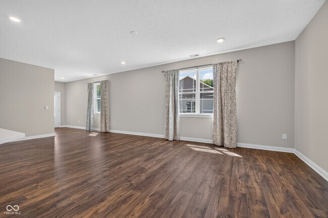 Building Photo - 9073 Lieven St