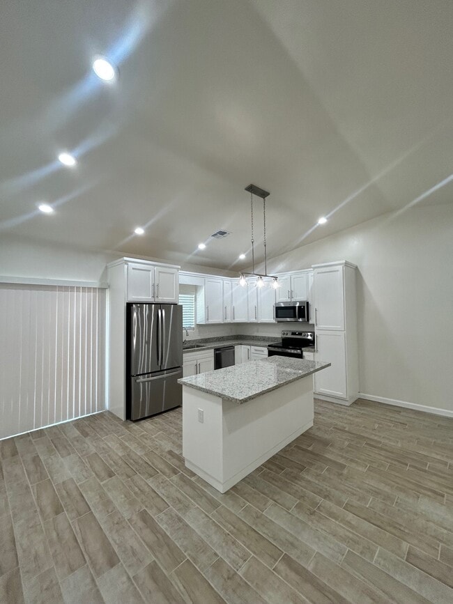 Building Photo - 1324 Renda Ct
