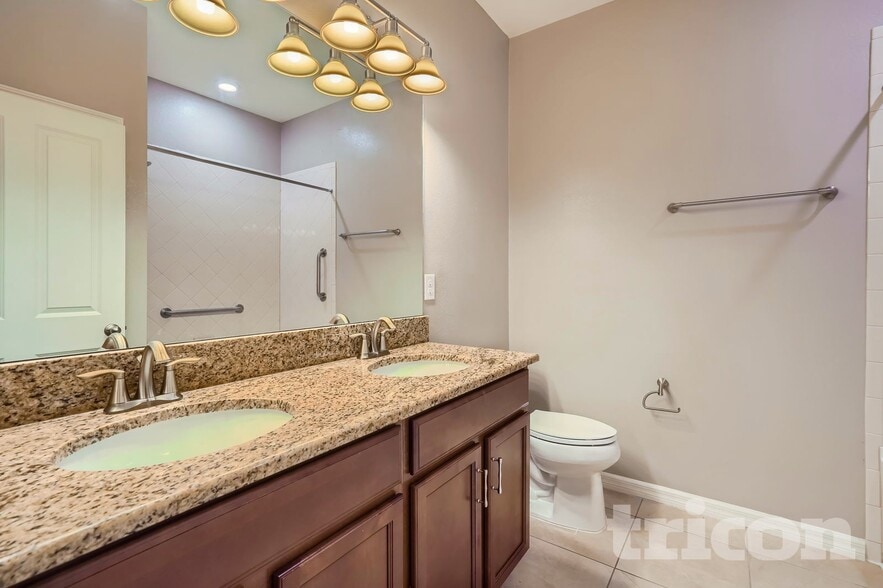 Building Photo - 10514 Medford Lakes Dr