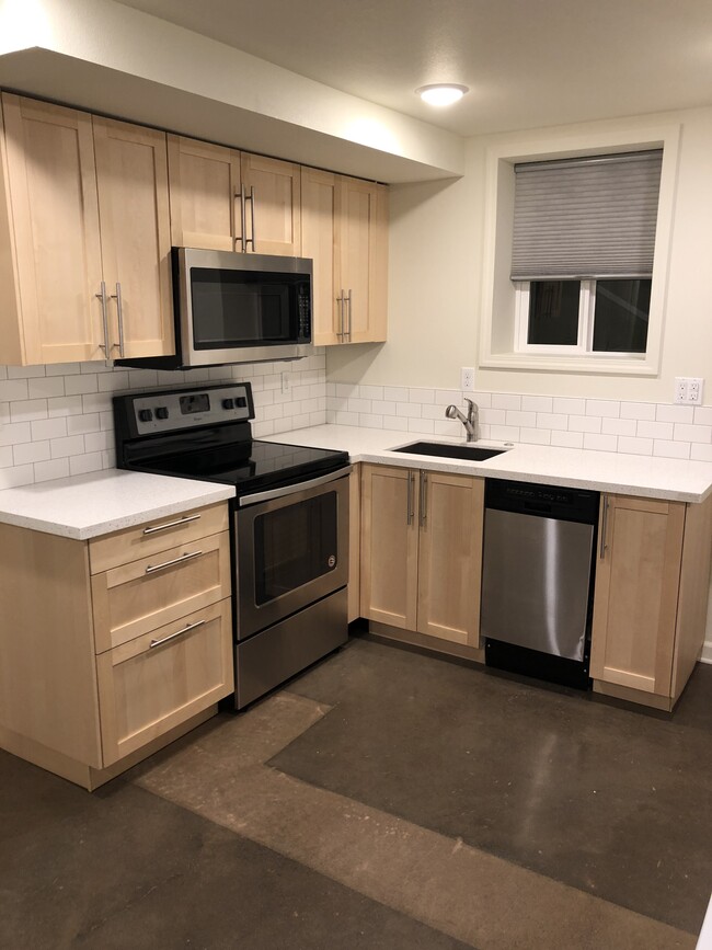 Kitchen - 6315 NE 36th Ave