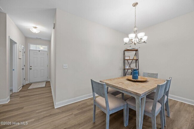 Building Photo - 3 Bed 2 Bath Unfurnished Single Family Home