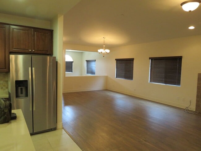 Building Photo - Beautiful Legacy at La Ventana Single Story Home near the 101 Frwy/Marian Hospital