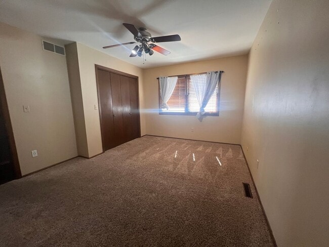 Building Photo - Spacious 4 Bed / 3 Bath Home in Southeast Wichita