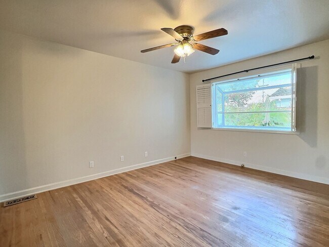 Building Photo - 3BD/2BA - Charming Home in Sunnyvale with Spacious Backyard