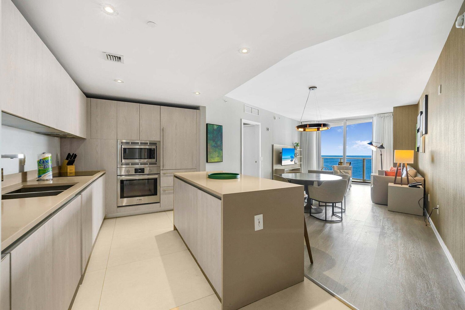 Building Photo - 4111 S Ocean Dr