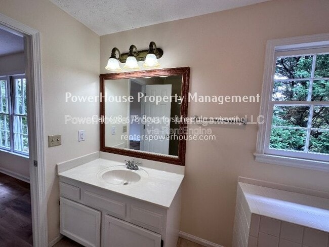 Building Photo - 979 Sugar Crossing Ln
