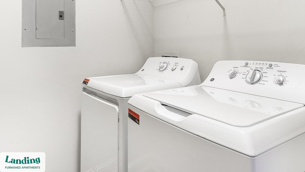 Building Photo - 100 Crossing Blvd