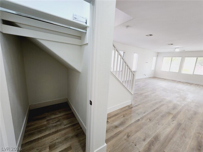 Building Photo - 7445 Calzado Dr