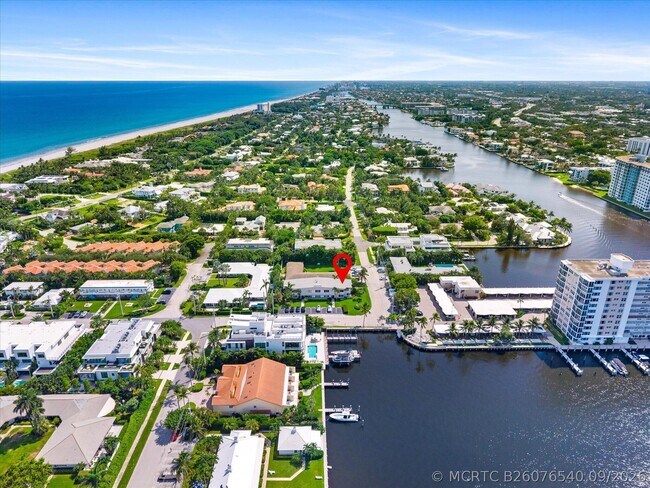 Building Photo - 990 Casuarina Rd