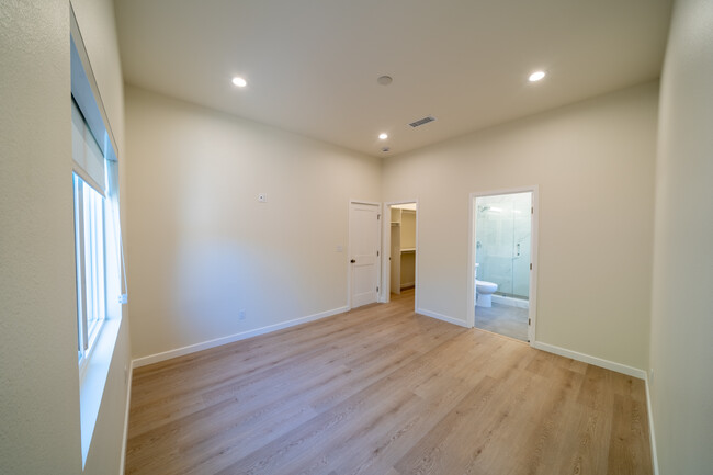 Building Photo - 25173 Vista Fusco
