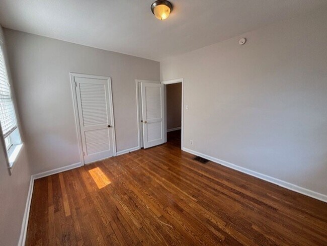 Building Photo - 2709 Pyramid Ave