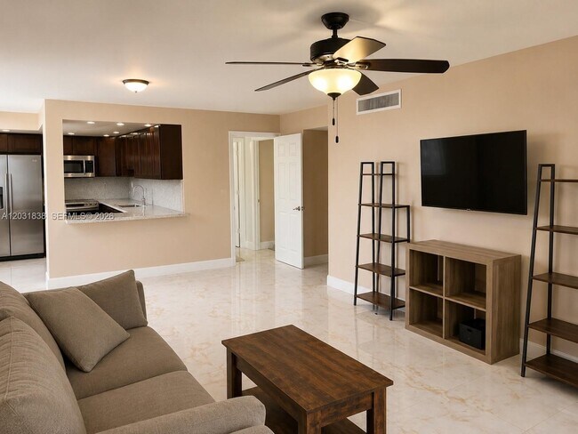 Building Photo - 9420 Tangerine Pl