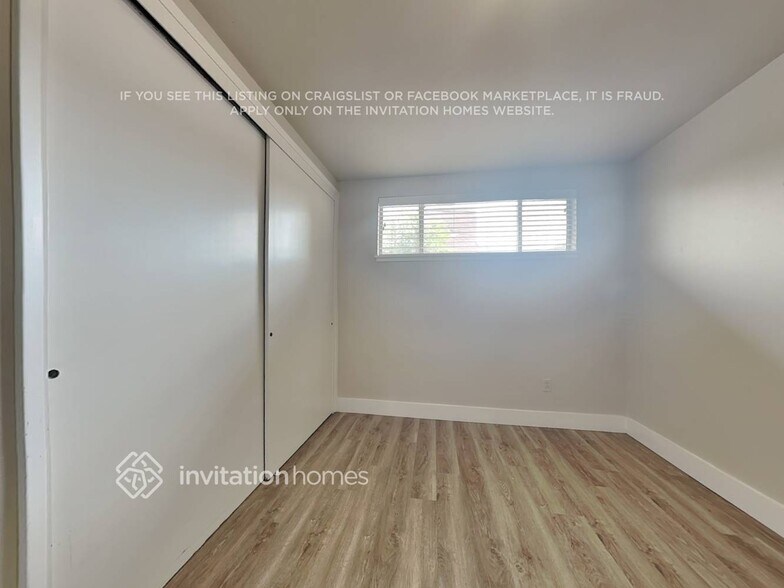 Building Photo - 1131 Lenore Dr