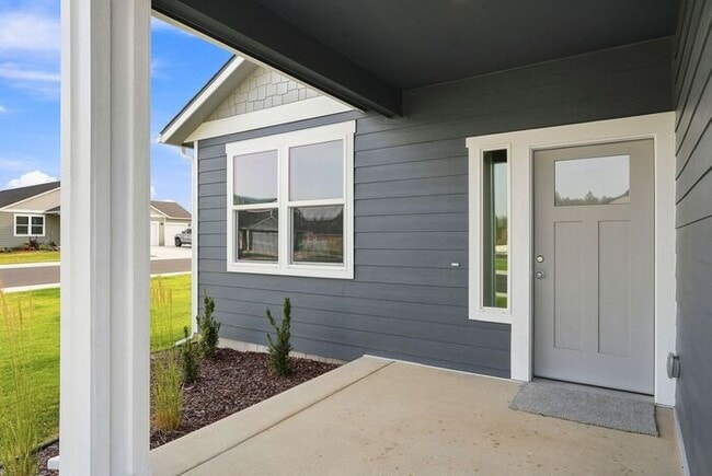 Building Photo - Modern 4-Bedroom Home with a 3-Car Garage & Covered Patio