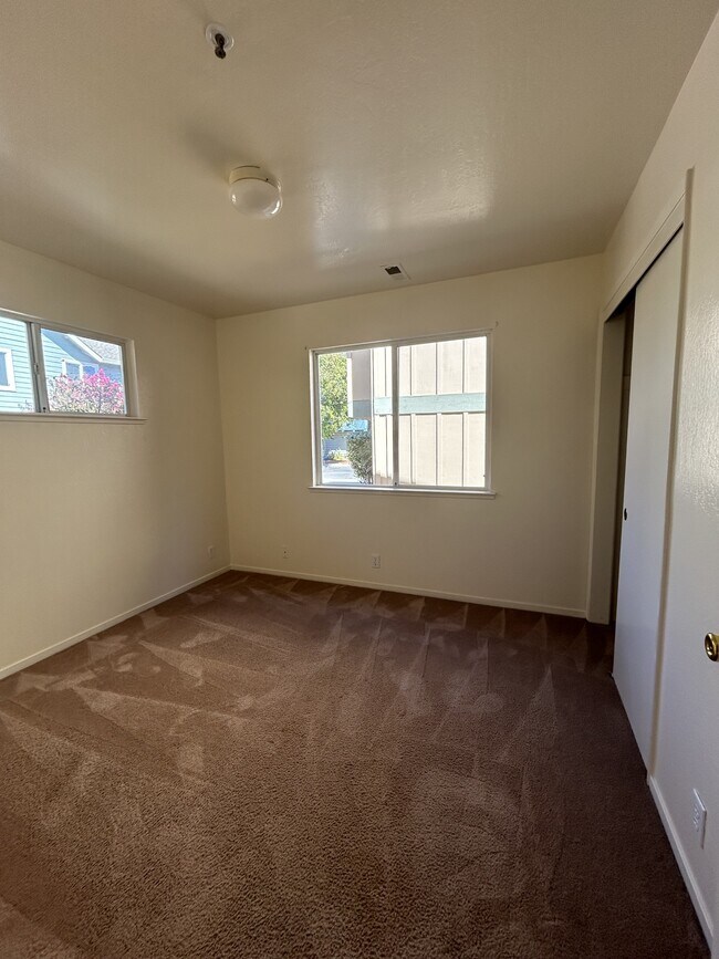 Building Photo - 126 Walti St