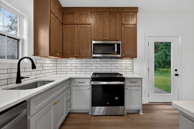 Building Photo - 241 Cripps Ln