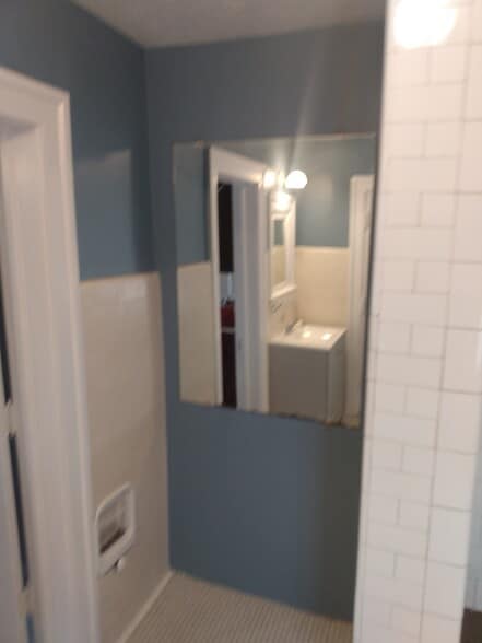 Building Photo - 331 5th St