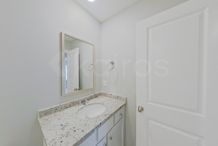 Building Photo - 656 June St