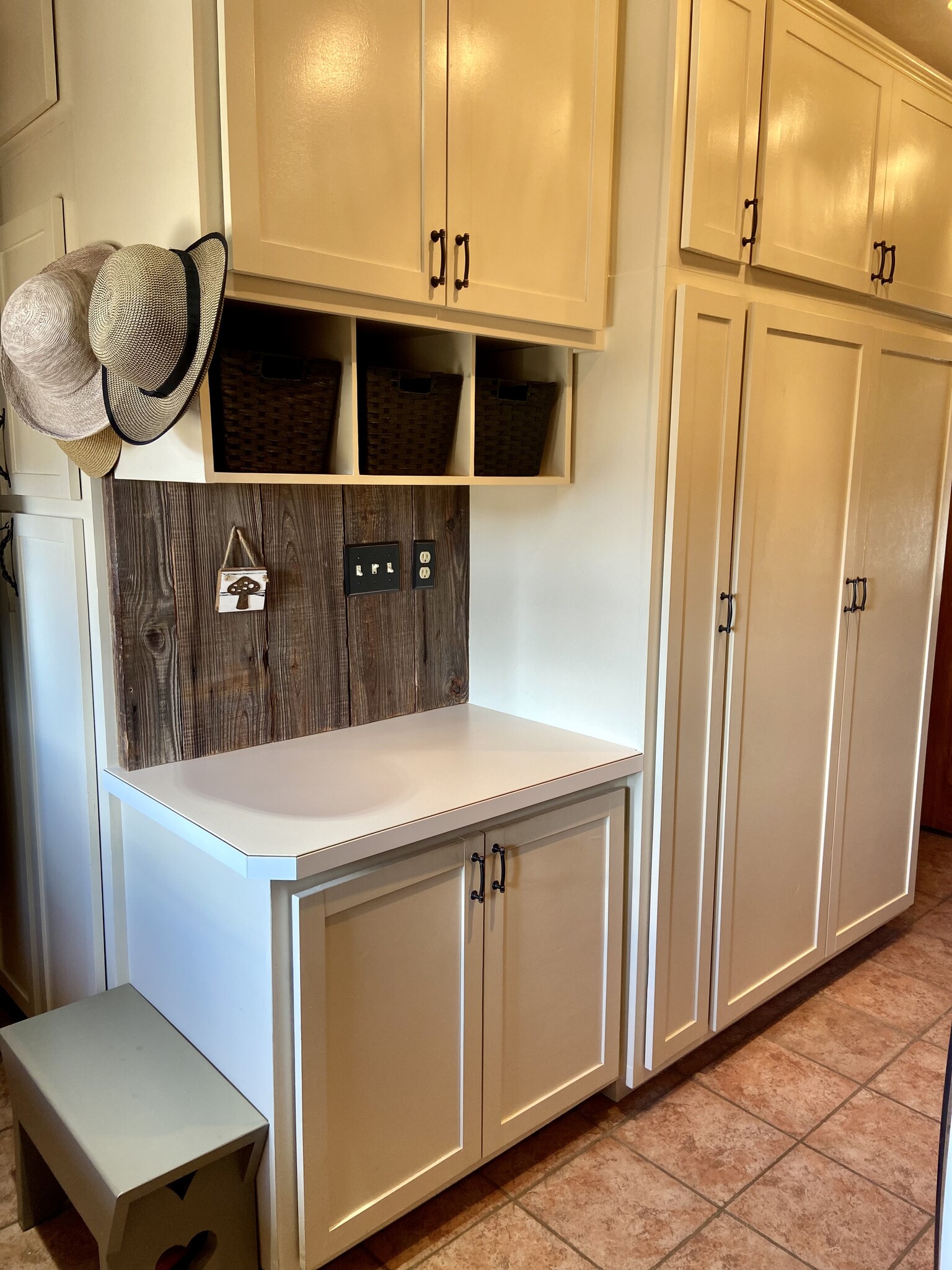Folding Table - 631 Yeopim Rd