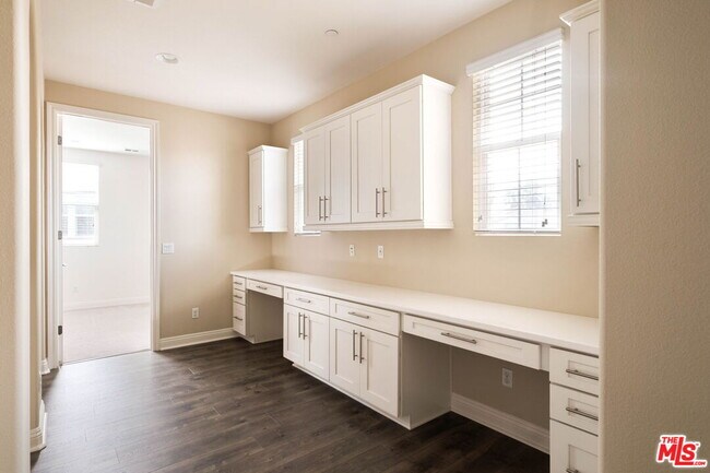 Building Photo - 5929 Spelthorne Ln