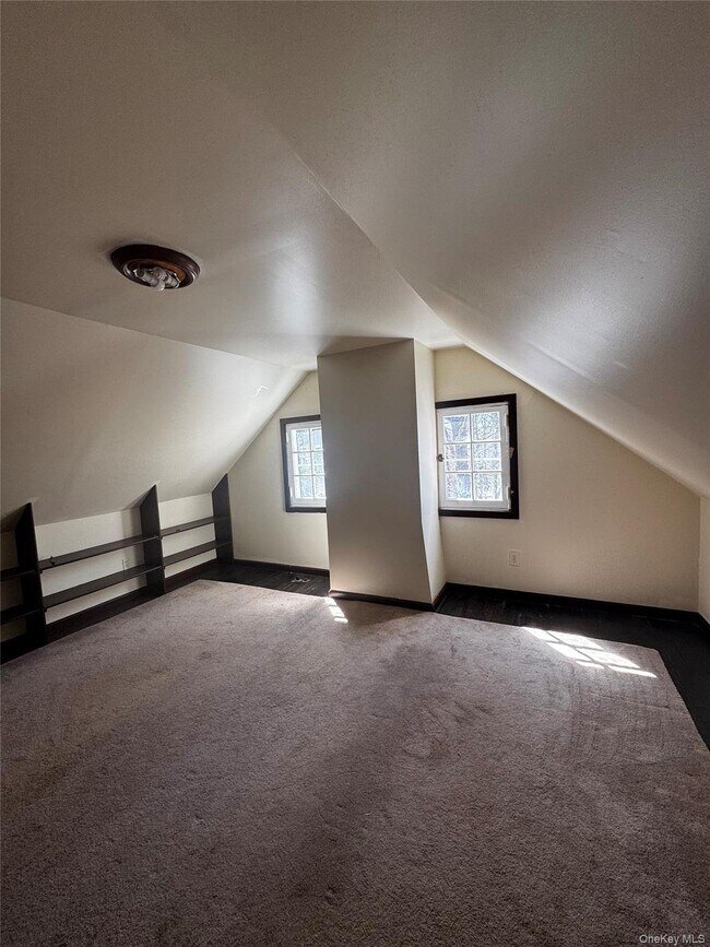 Building Photo - 3 Ice House Rd