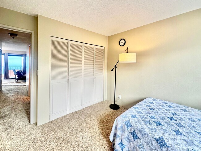 Building Photo - Furnished 2 bedroom 2 bath condo 2 assigned parking stalls