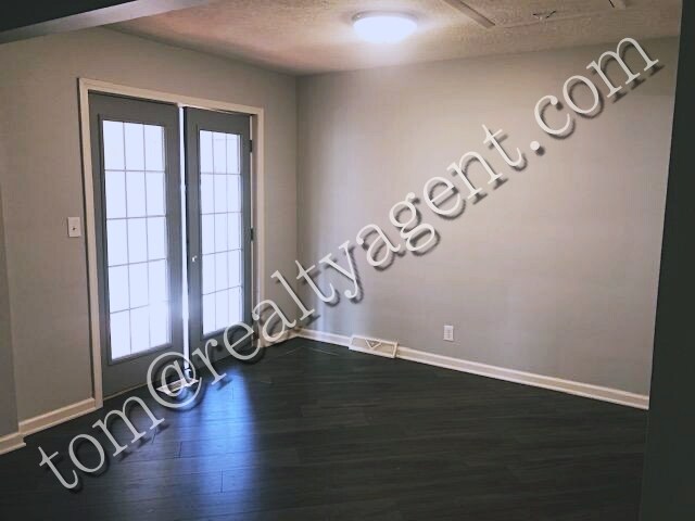 Building Photo - 1020 Dartmoor Ave