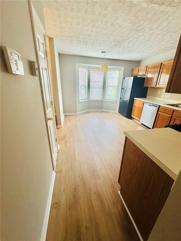 Building Photo - 146 Willow Stream Ct