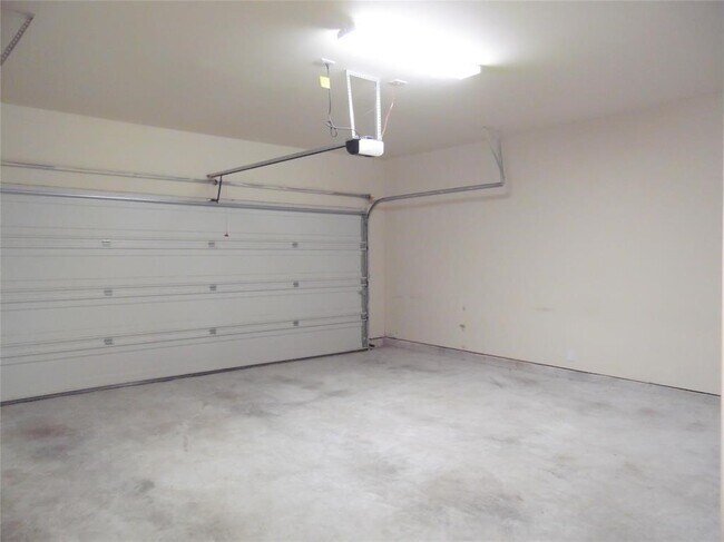 Building Photo - 5106 Gable Ln