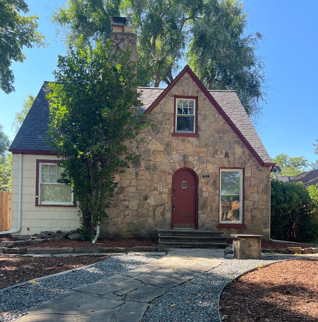 Primary Photo - 917 W Magnolia St