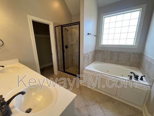 Building Photo - 505 Jutland Way