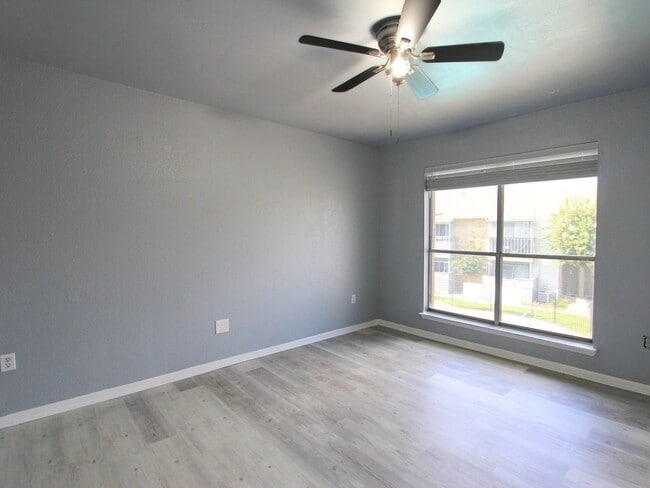 Building Photo - 260 El Dorado Blvd