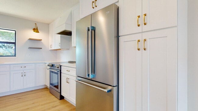 Building Photo - 4003 S Indian River Dr