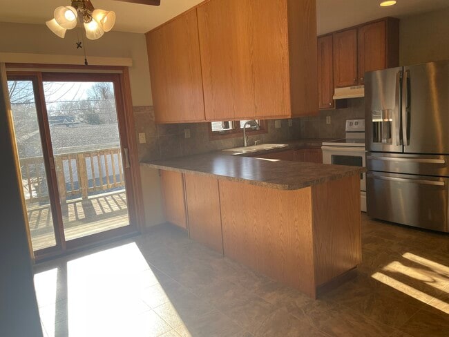 Building Photo - 5005 Meredeth St