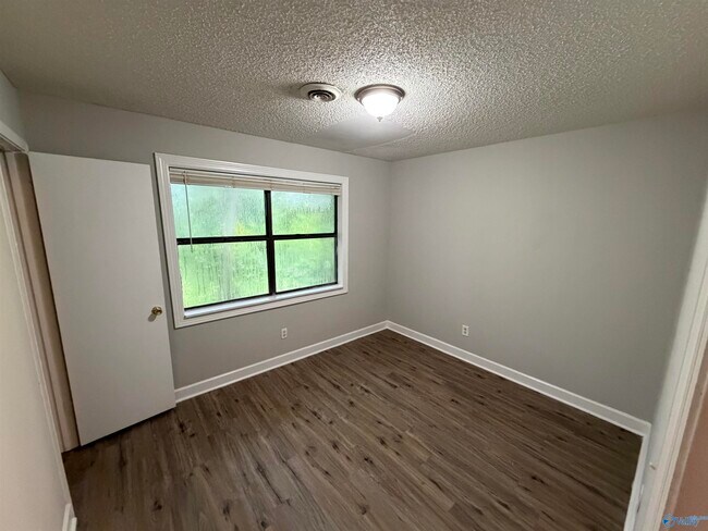 Building Photo - 12326 Chicamauga Trail SE