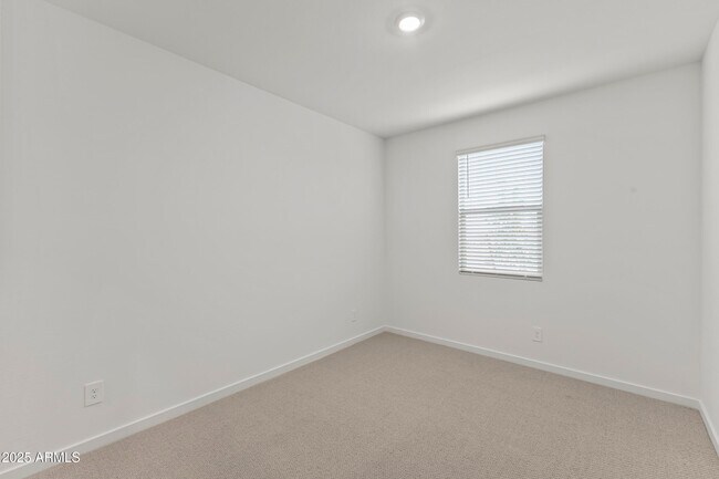 Building Photo - 15849 W Gray Fox Trl