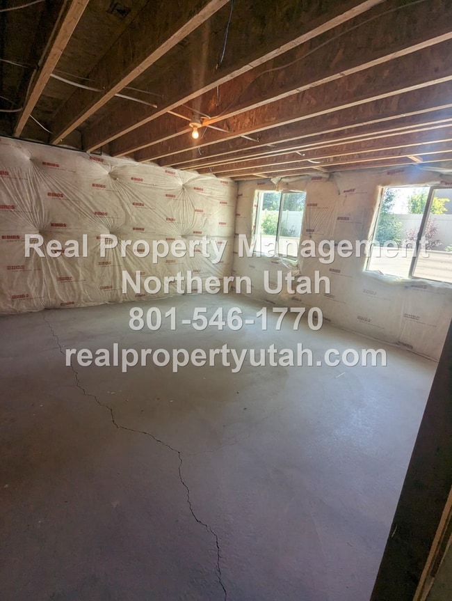 Building Photo - Gorgeous 3 Bed 2.5 Bath Coming Soon!