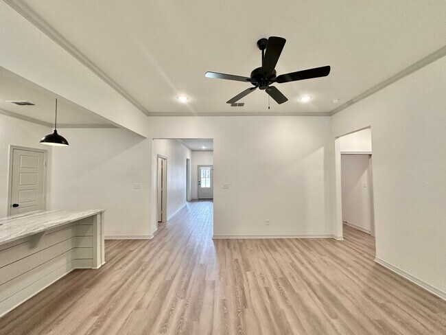 Building Photo - Coming Soon: 3 Bedroom 2 Bath Home in Tyler!