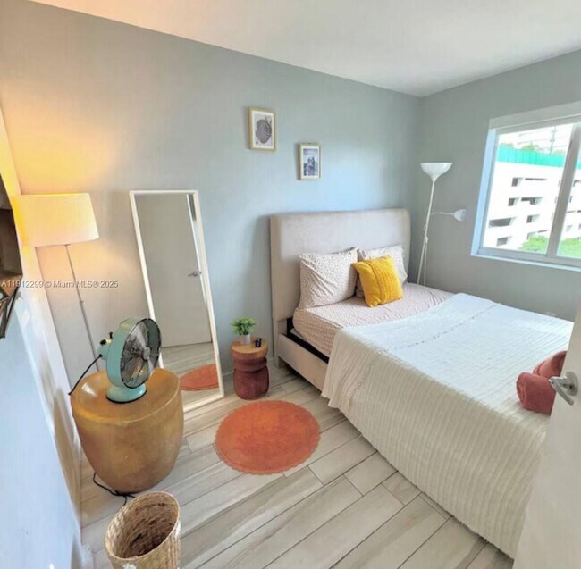 Building Photo - 481 NE 29th St