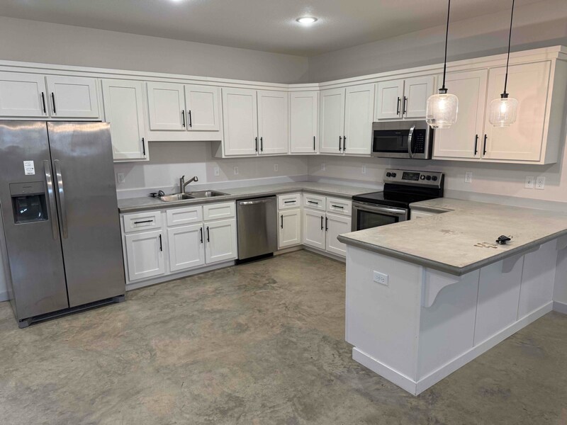 Building Photo - 4600 Wolf Run Trl