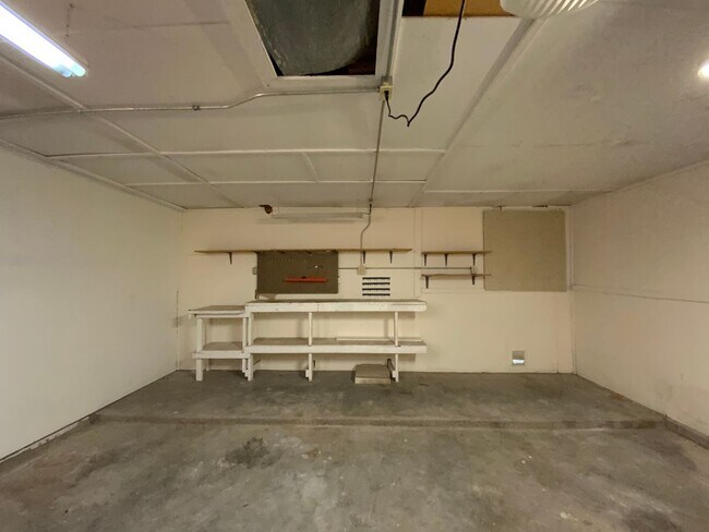 Building Photo - 4 Bedroom Single Story Home Near Juan Tabo Blvd SE & Central Ave SE by Four Hills!