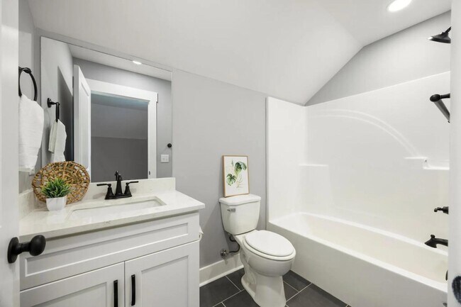 Building Photo - 269 Sentry Oaks