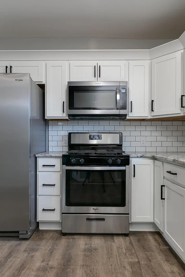 Building Photo - 318 Bronson St