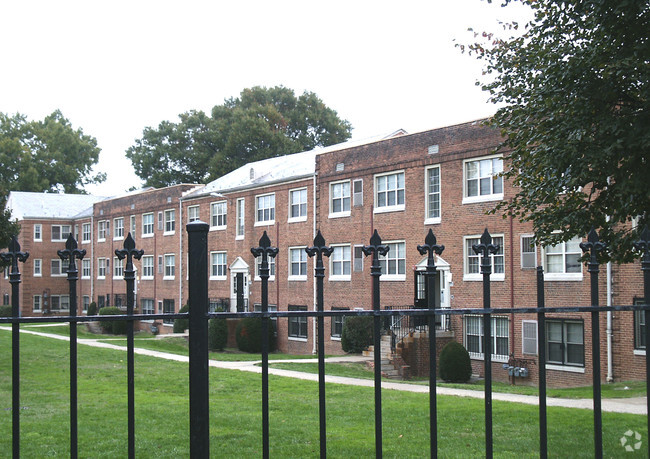 Building Photo - Mayfair Mansions