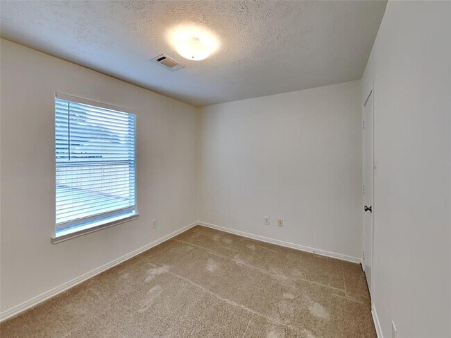 Building Photo - 16365 Hidden River Ct