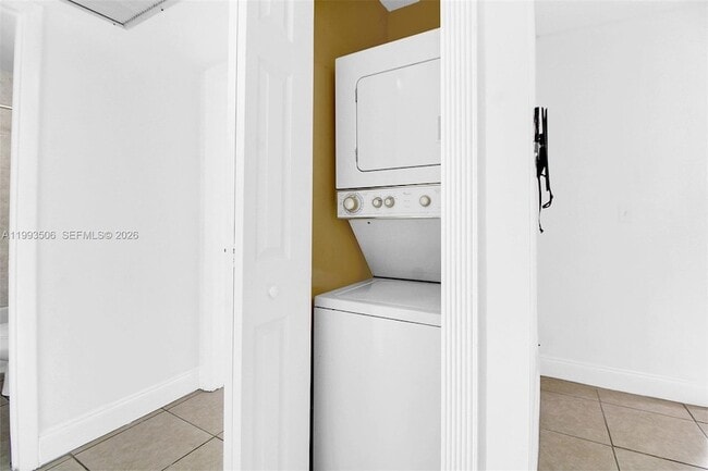 Building Photo - 9730 Hammocks Blvd