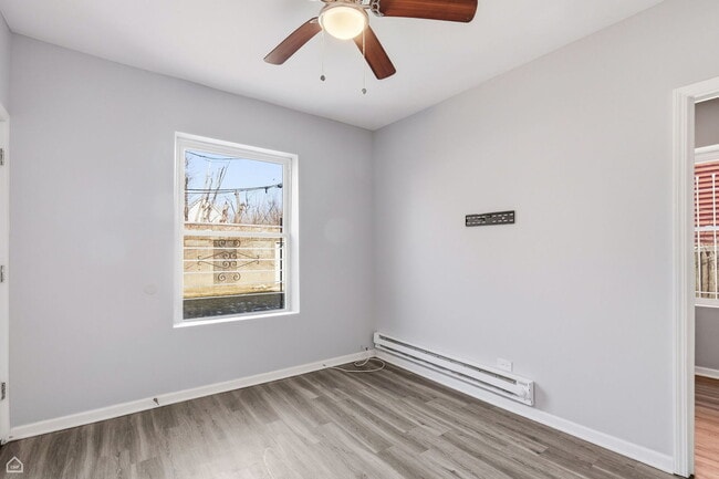 Building Photo - 16 E 118th Pl