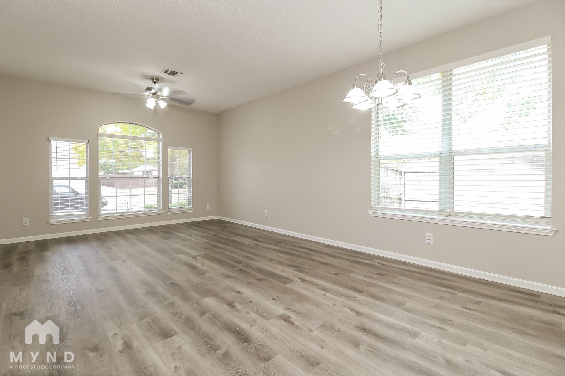 Building Photo - 3941 Overlake Dr