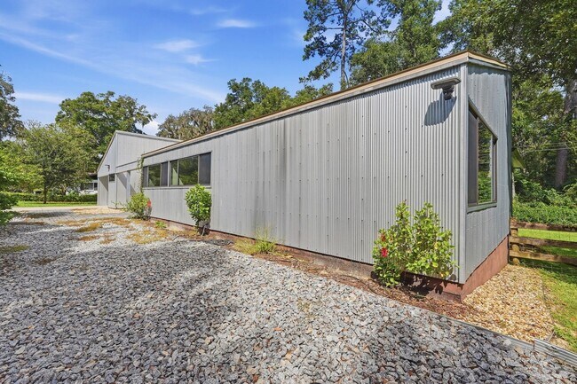 Building Photo - 2266 SW 43rd Pl