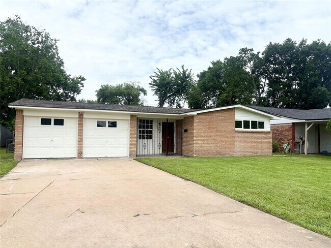 Primary Photo - 3802 Westhampton Dr